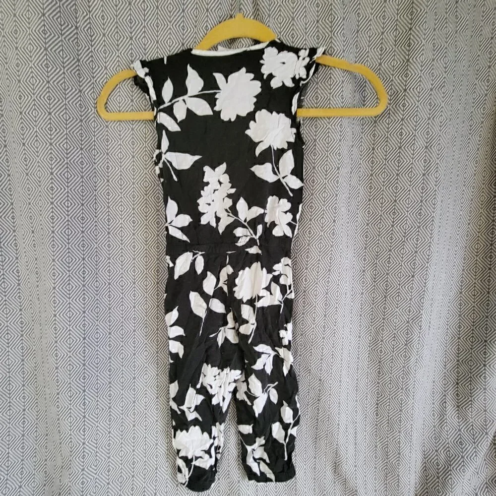 Crazy 8 Black And White Floral Romper Size 3T